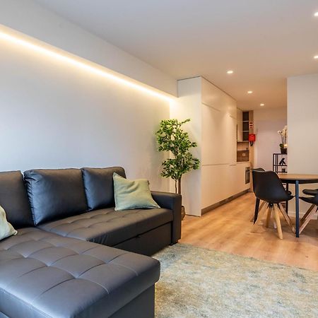 Trindade Bliss: 1Br W/ Free Parking By Lovelystay Porto Eksteriør billede