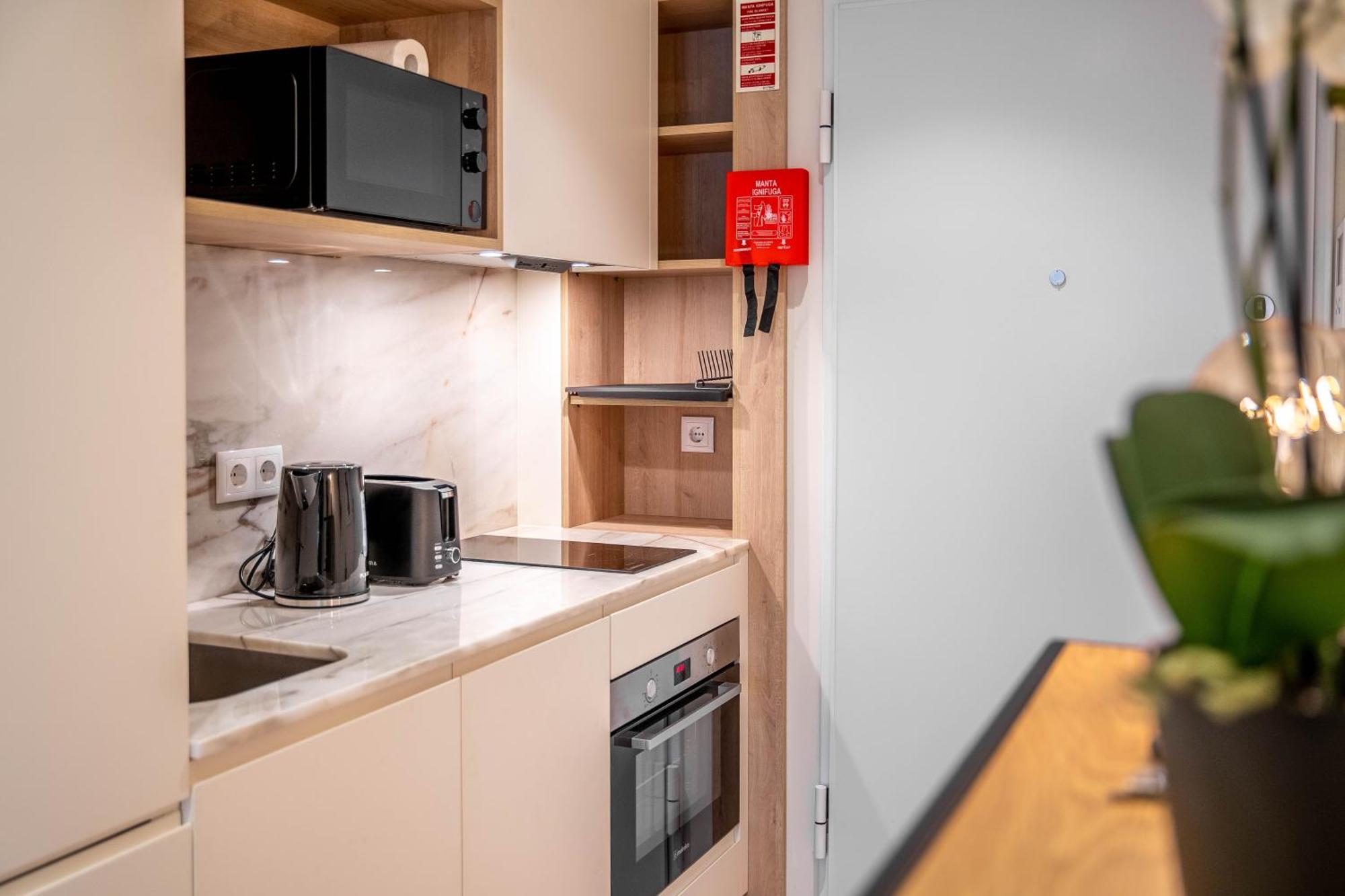 Trindade Bliss: 1Br W/ Free Parking By Lovelystay Porto Eksteriør billede