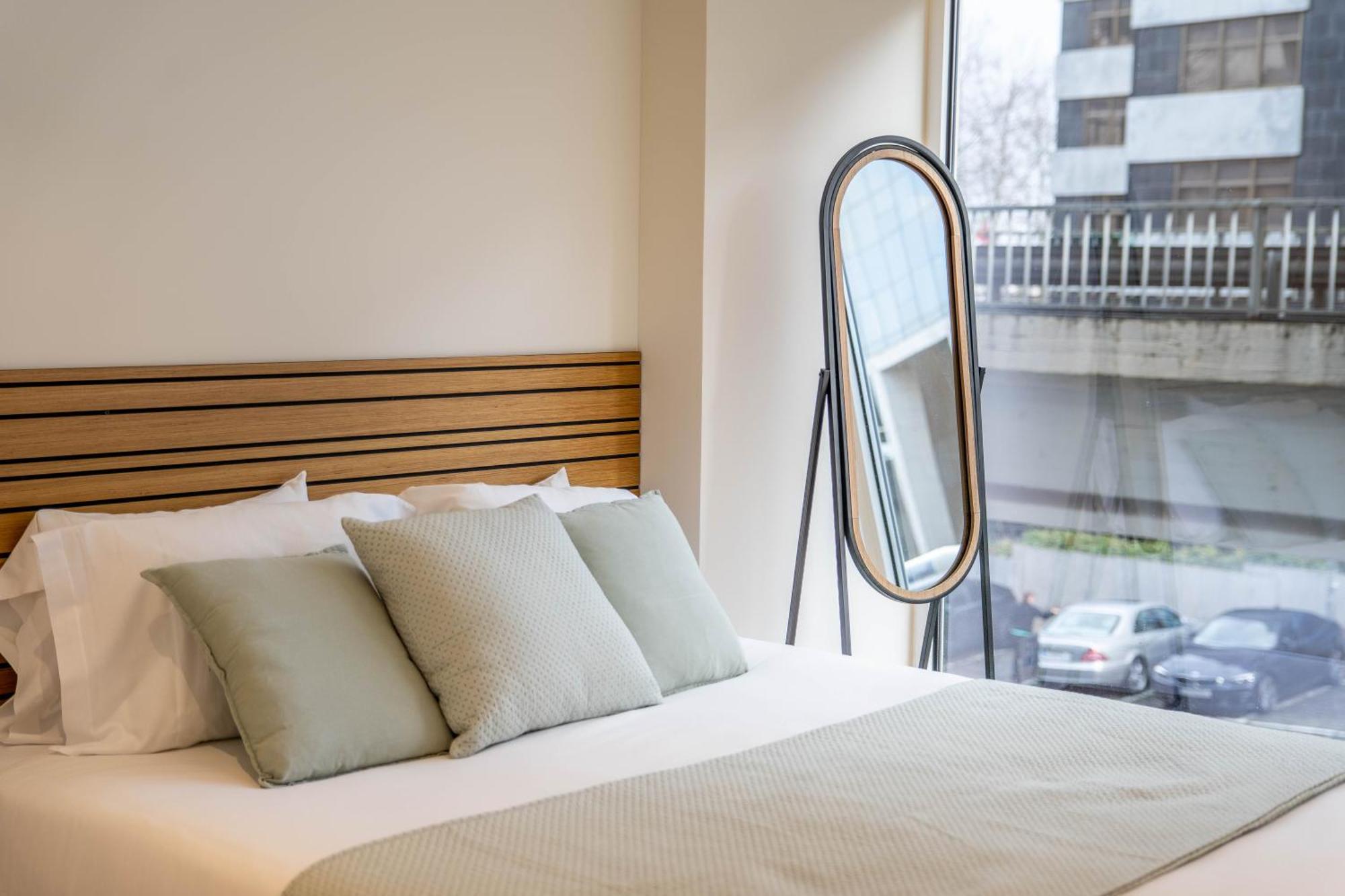 Trindade Bliss: 1Br W/ Free Parking By Lovelystay Porto Eksteriør billede