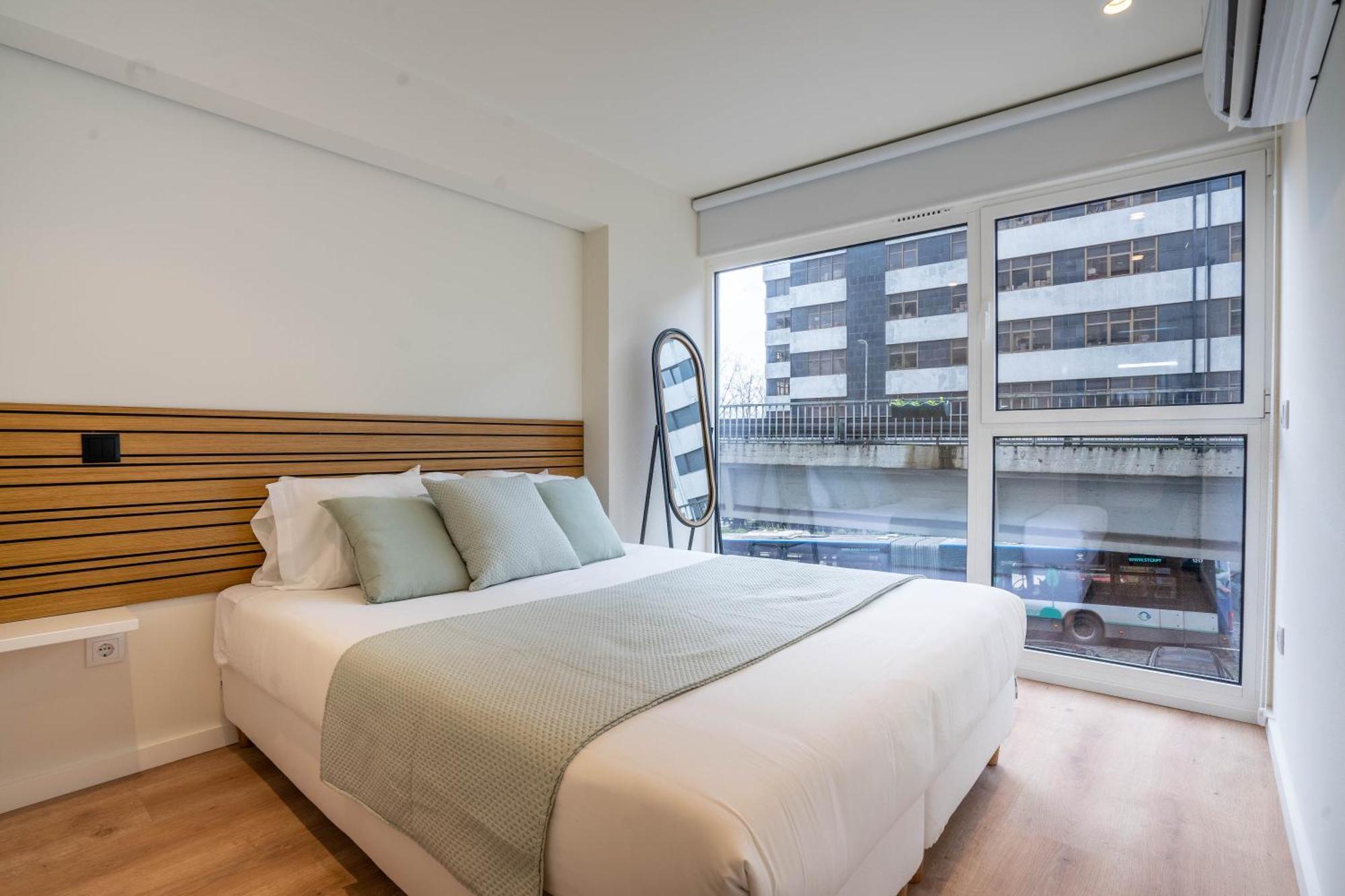 Trindade Bliss: 1Br W/ Free Parking By Lovelystay Porto Eksteriør billede