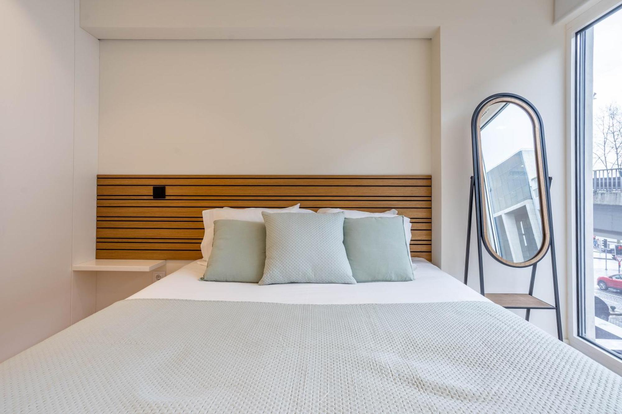Trindade Bliss: 1Br W/ Free Parking By Lovelystay Porto Eksteriør billede